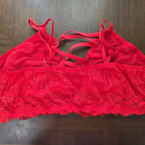 Women's Plus 4x Red Lace Bralette - Picture 2 of 5